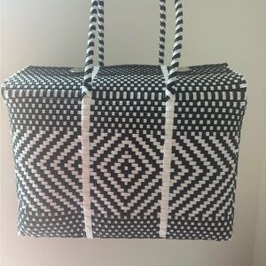 MADE IN MÉXICO LARGE WOVEN TOTE